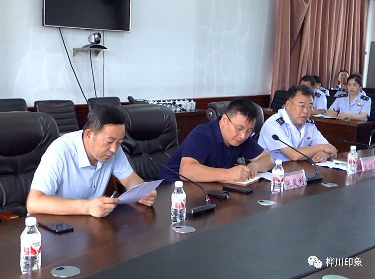 张义利代表县委,县政府对县税务系统取得的成绩表示