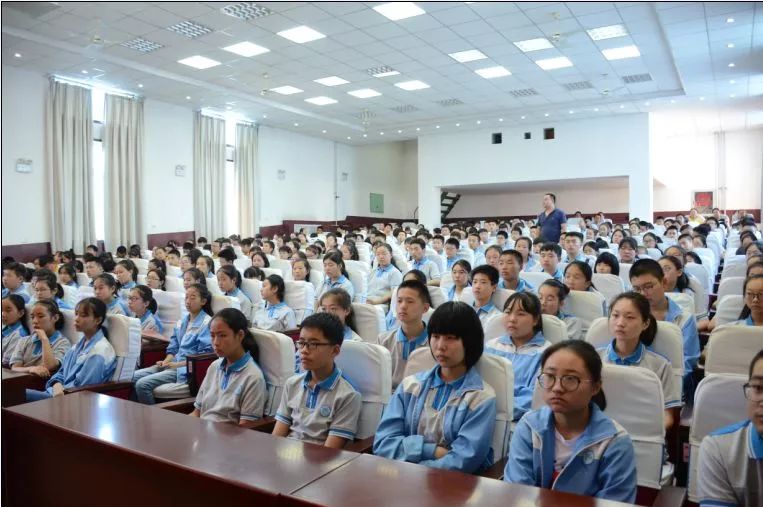 王益的学生图片