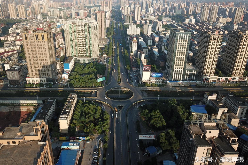 解放大道位于衡阳市湘江以西中心城区,是衡阳市的主干道之一,也是