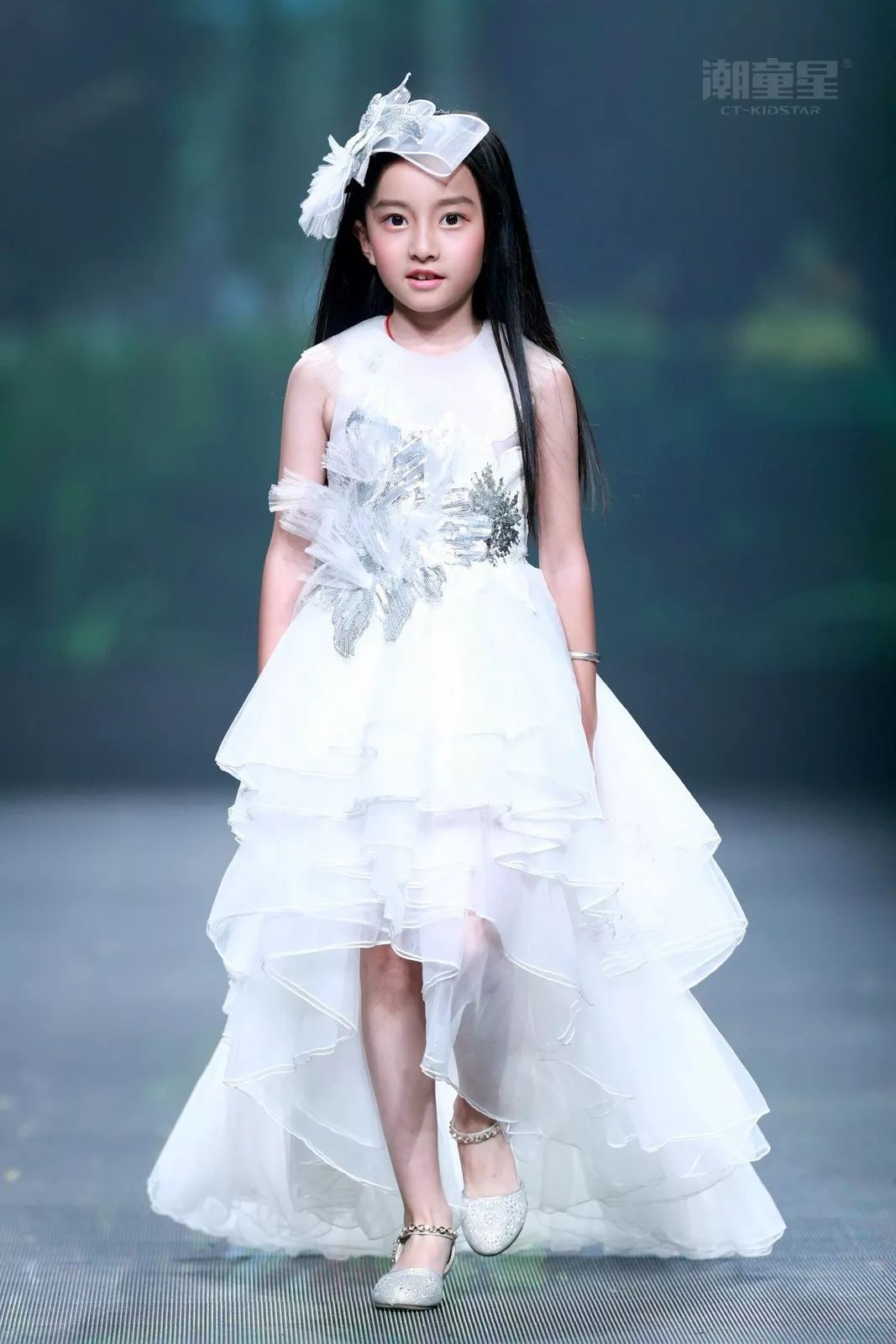 四场大秀带来最新童装流行趋势发布中国十大设计师陆敏超旗下品牌nne&