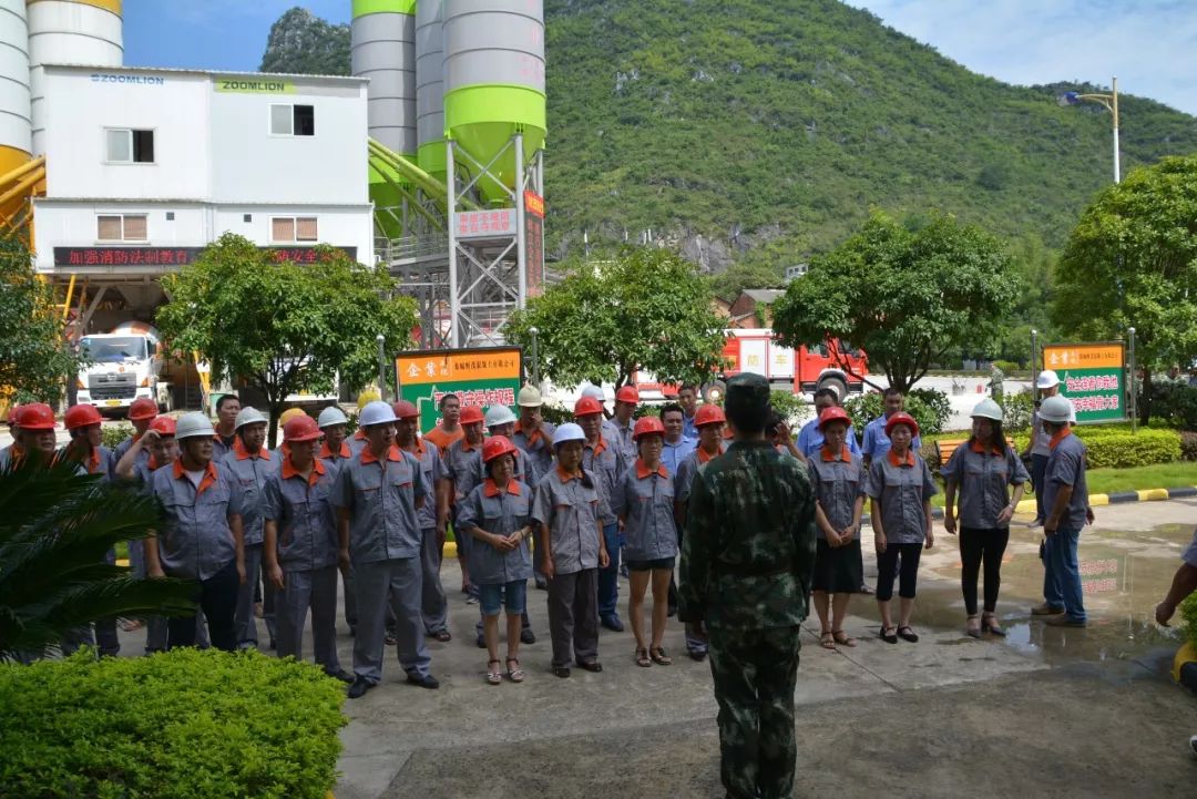 恭城消防官兵赴財茂砼業指導消防攜手企業開展消防演習