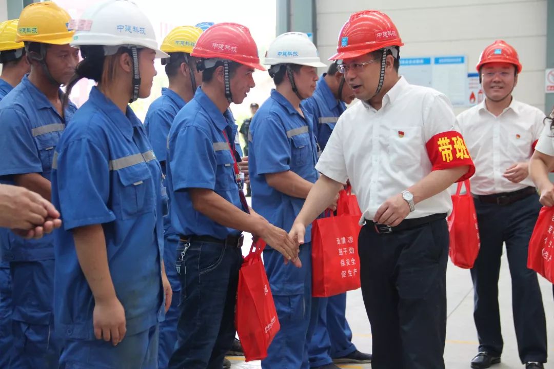 中建三局刘建民红安人图片