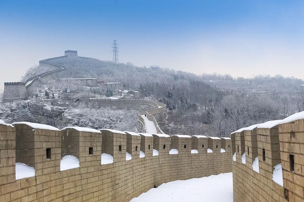 《 抱犢寨雪景》 攝影:宋華《 抱犢風光》 攝影:高哲《 醉美臥佛》