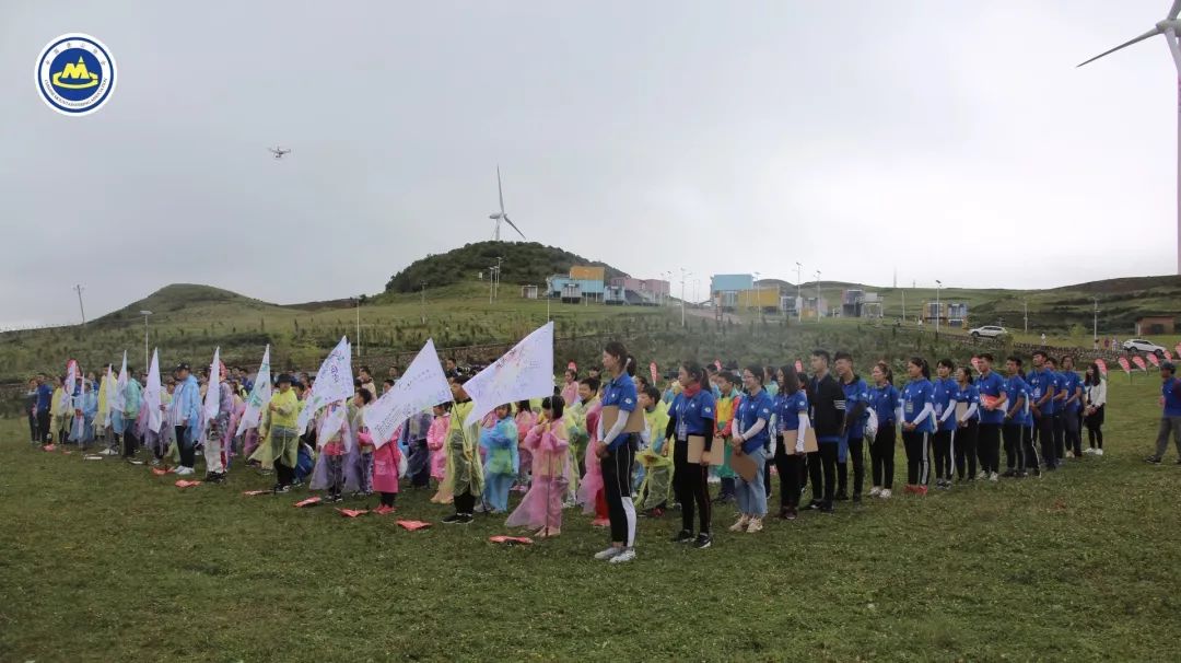 据悉,本届户外营地夏令营活动的小营员们来自贵州省各地各学校,他们将