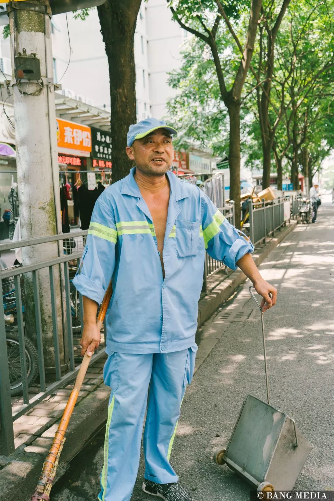 39℃的上海,他們才是最美的風景線!