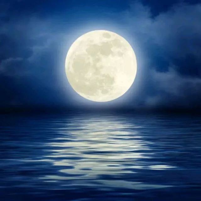 月亮图片唯美真实图片