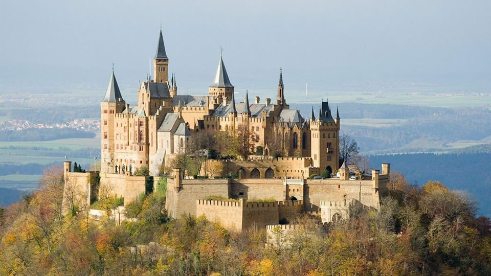 欧洲中世纪那些住在城堡里的贵族是怎样一种体验