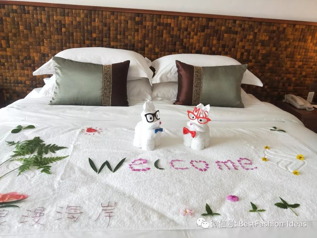 酒店客房床上布置折叠图片