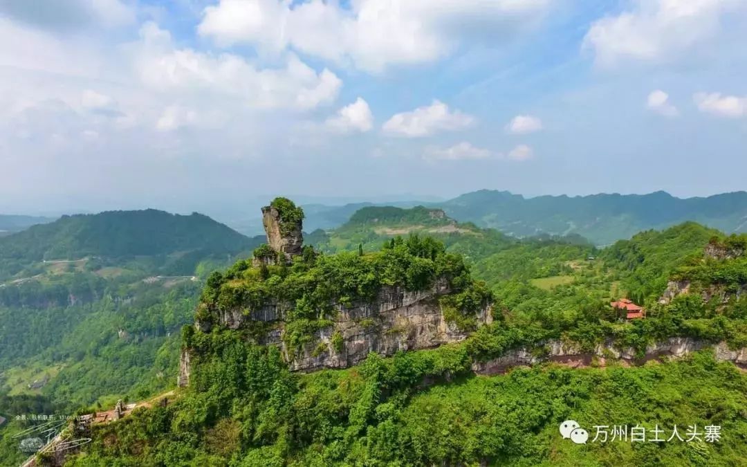 恒合土家族乡位于万州区东部,被誉为万州高山后花园