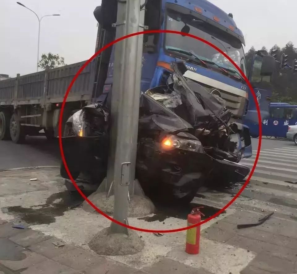 广州增城发生的车祸图片