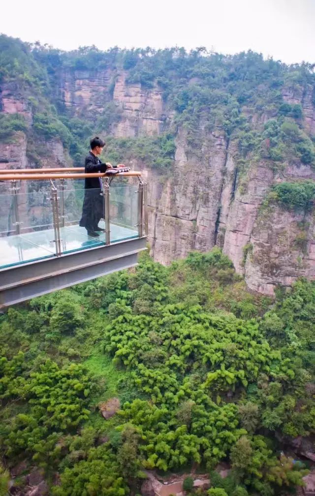 绍兴玻璃栈道在哪里图片