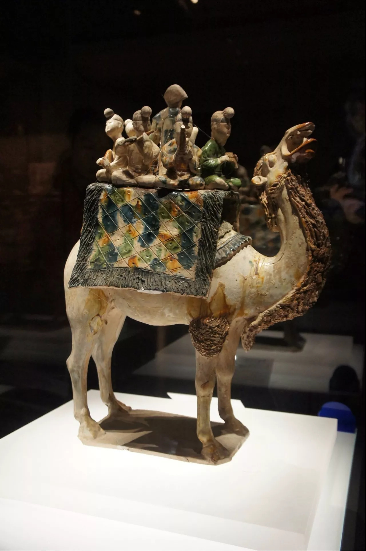 唐三彩骆驼载乐俑 ∣ 享誉全球的中国唐代艺术奇葩，唯一一件国宝级唐三彩