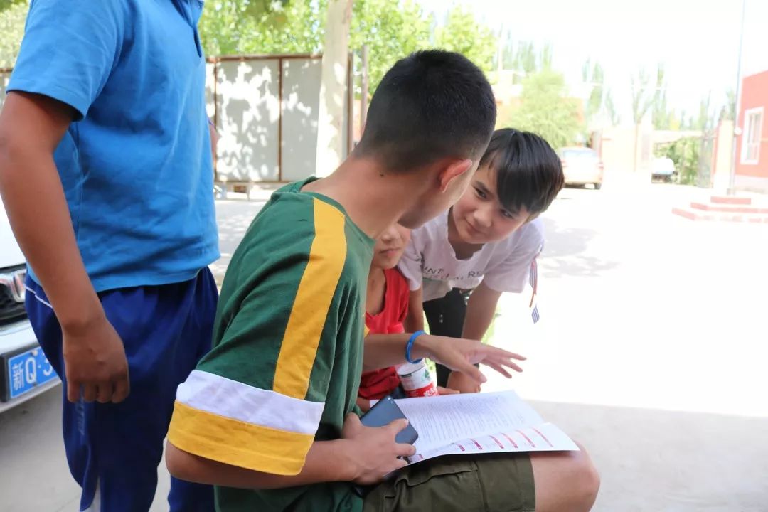 新疆社会实践活动图片