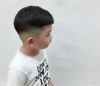半岁男宝宝发型图片