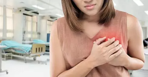 25歲姑娘乳房長出9個腫瘤她的這個壞習慣很多女人都有