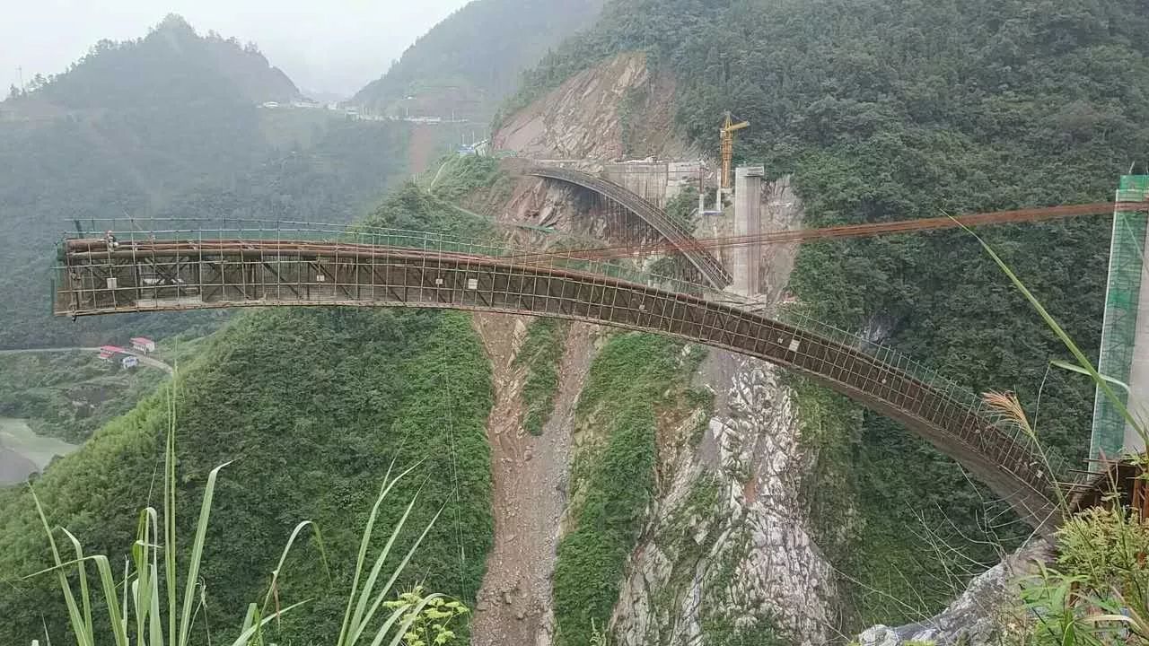 鹤峰南渡江大桥图片