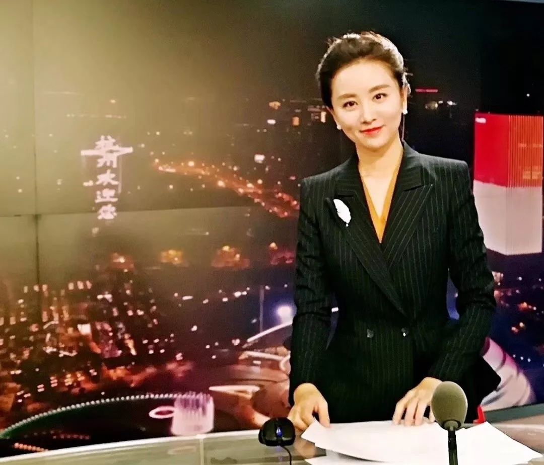 杭州电视台美女主持人图片