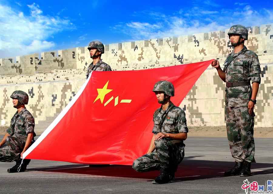 中国第22批赴刚果金维和工兵分队举行向军旗宣誓仪式