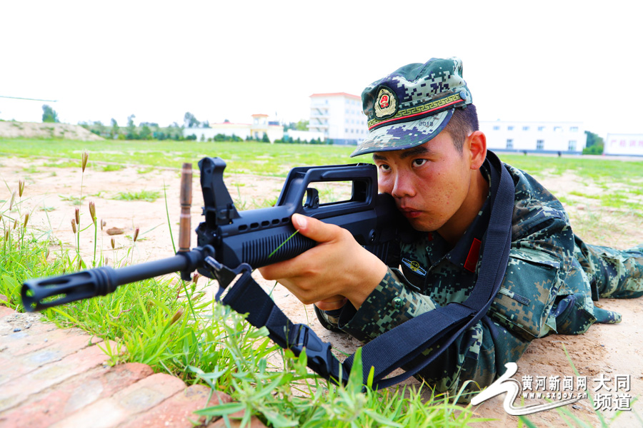 致敬中國軍人砥礪成鋒軍魂永鑄