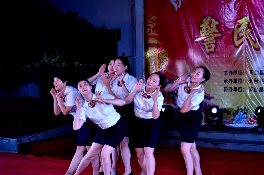 《天台山天之咏太禅》县文武学校表演唱 《军中姐妹》县文化馆舞蹈