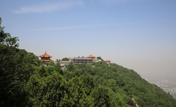 10,驪山這個公園與前面介紹的大唐芙蓉園隔街相望,完全可以一同瀏覽