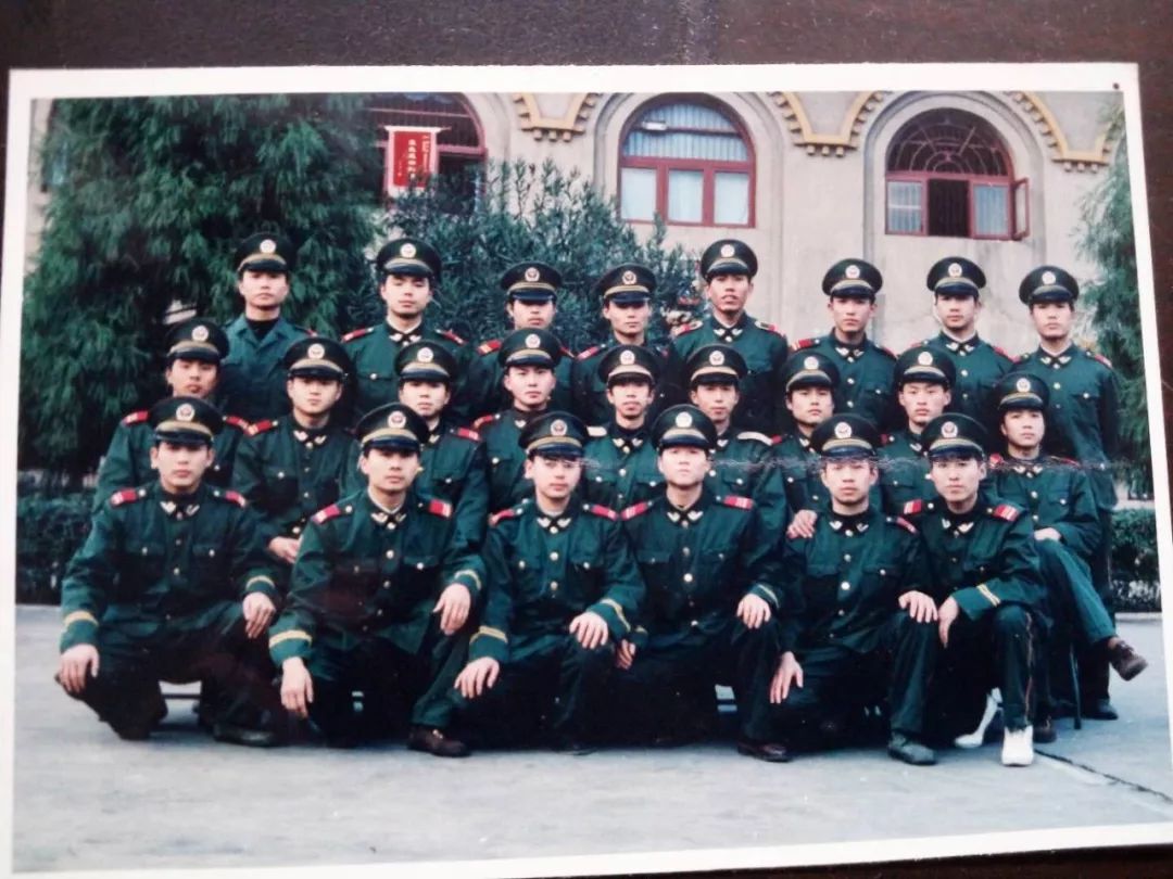 1997年武警服装图片