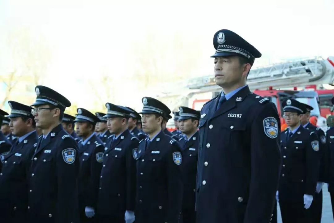 军警制服图片