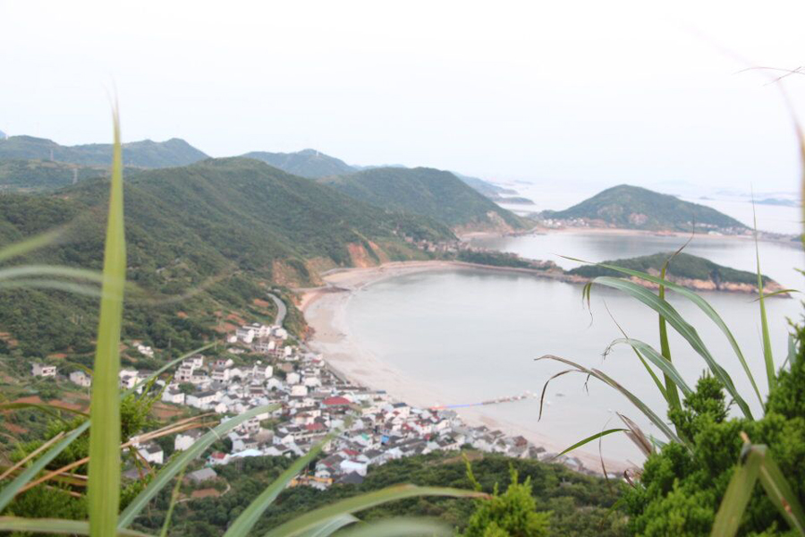 涼峙風情漁村座落於衢山島風景旅遊景區,離沙龍海濱浴場4千米,現有