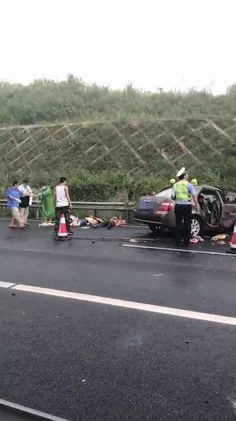 重庆车祸四人死亡图片