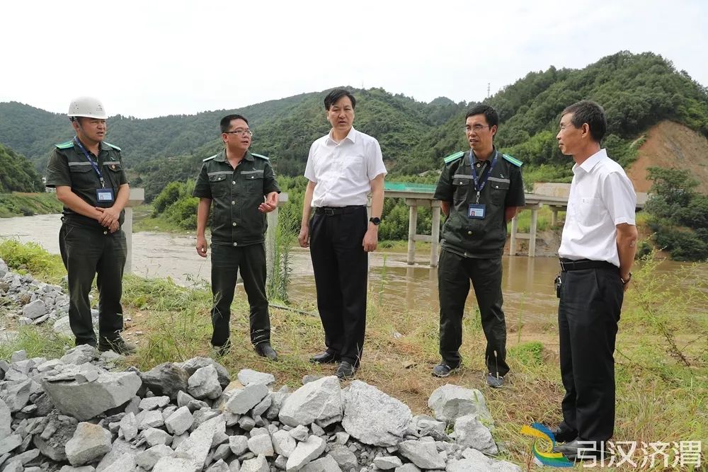 省引汉济渭公司党委书记,董事长杜小洲岭南工区现场办公推进项目建设