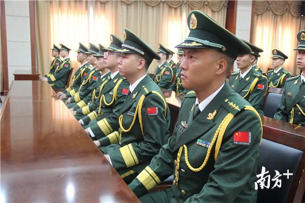 见证在部队成长足迹!37名惠州边防官兵获颁纪念章