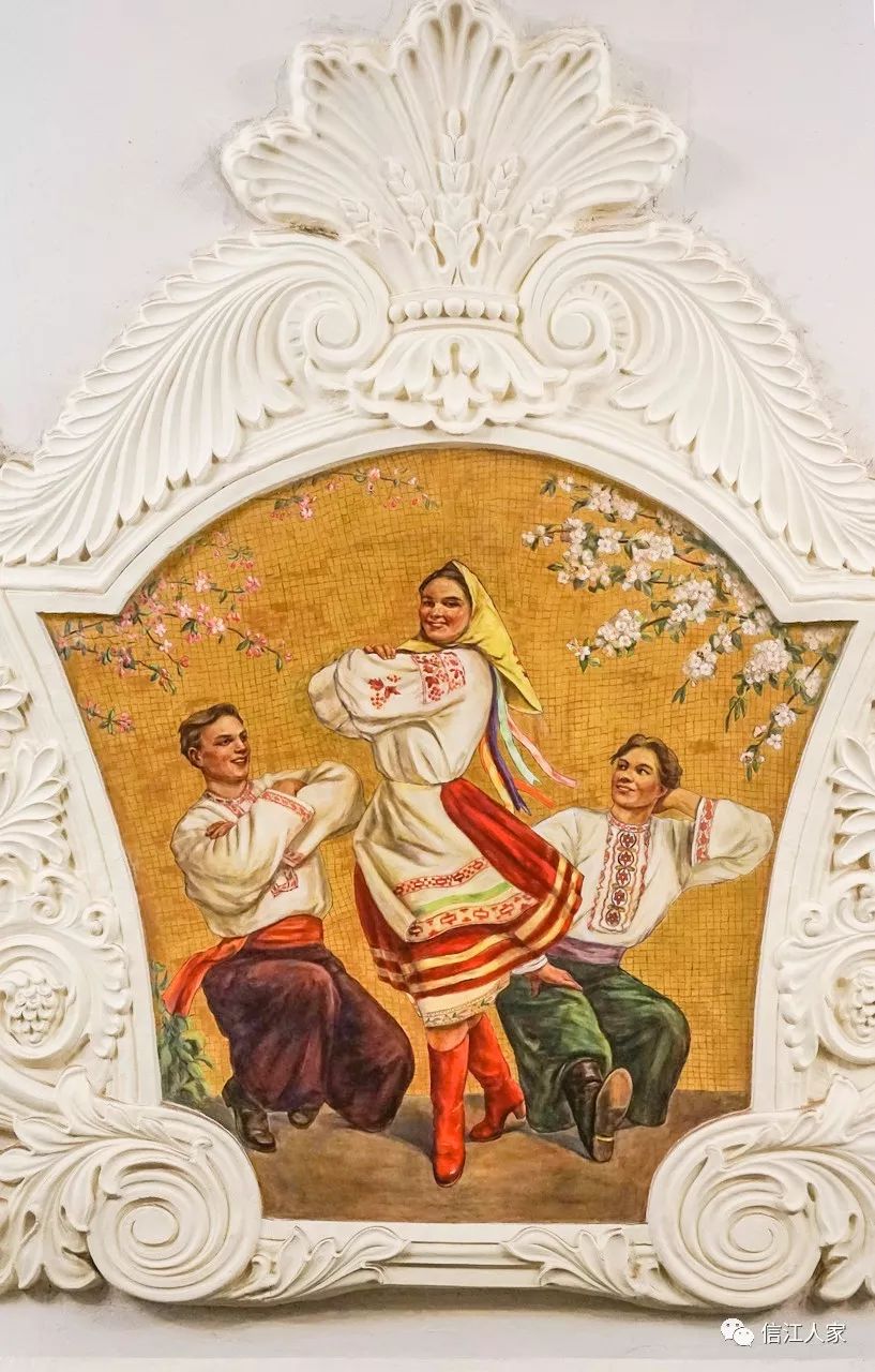俄罗斯地铁壁画图片