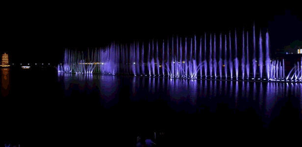 华阳湖音乐喷泉图片