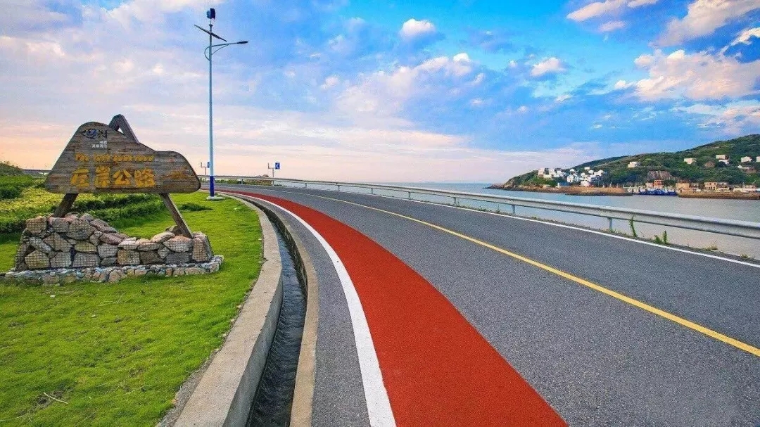 除了左岸公路,岛上还有很多公路风景也很好,很原生态.