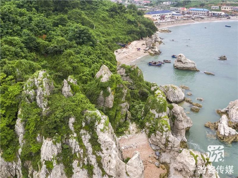 石城島位於黃海北部,屬大連莊河市石城鄉,陸地面積26.