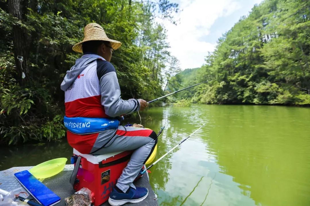 《垂釣學院》第十三期丨和化老師探釣跋山水庫,小吳能否實現大魚夢