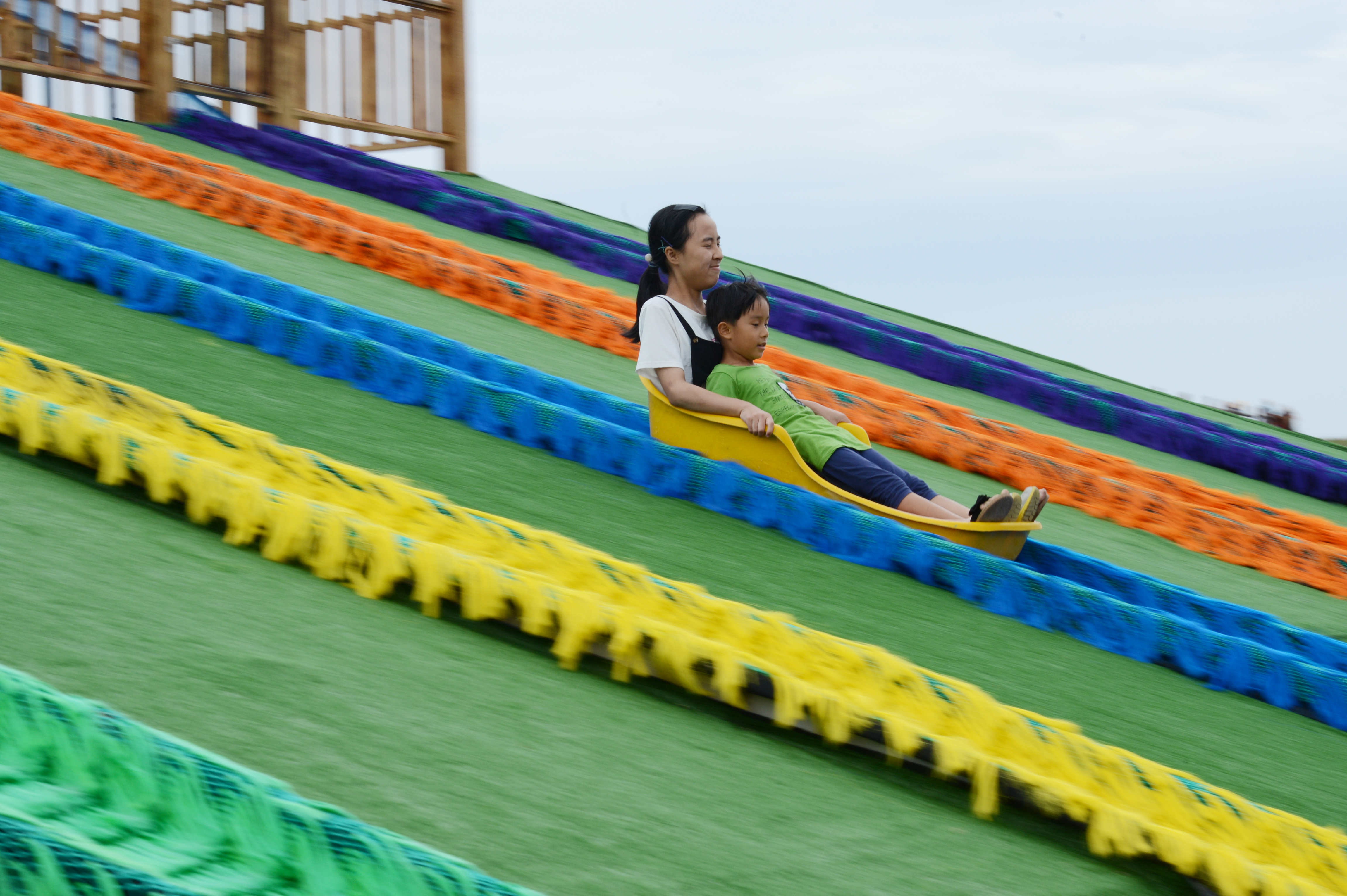 观光索道3d玻璃桥滑草滑索龙里油画大草原景区真美