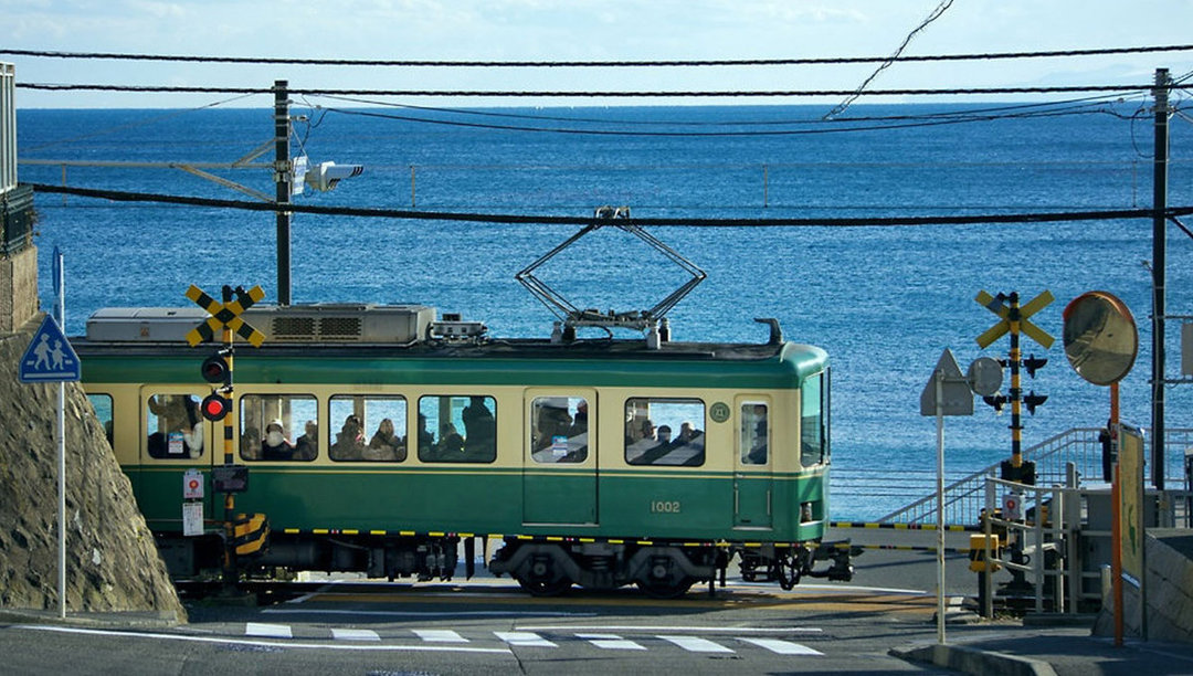 乘坐日本独具特色的观光列车你才知道什么叫风景如画