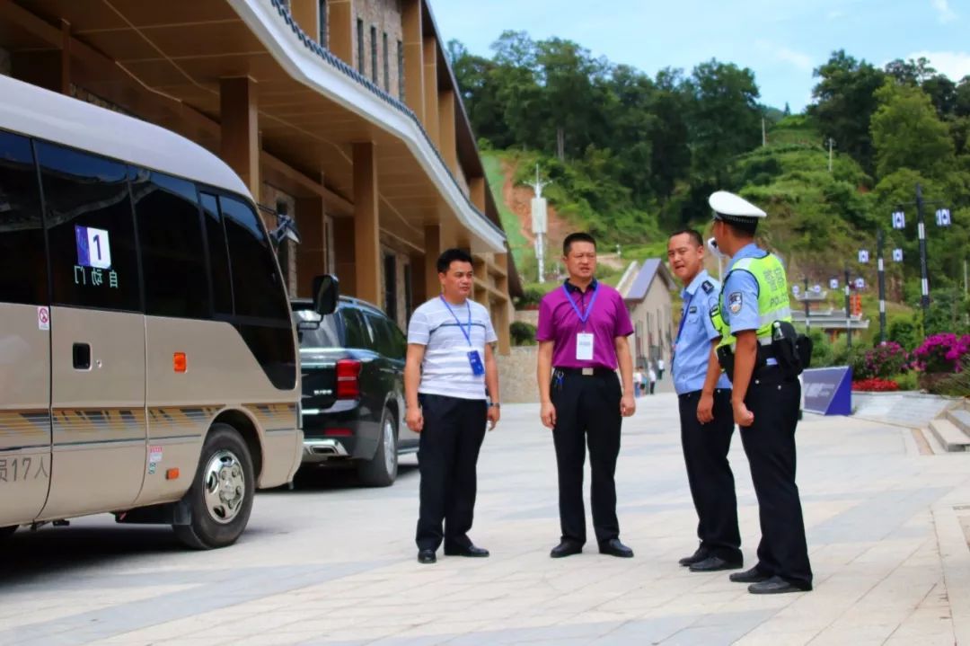 贵州省第十三届旅游产业发展大会从江县的地表温度达45度.