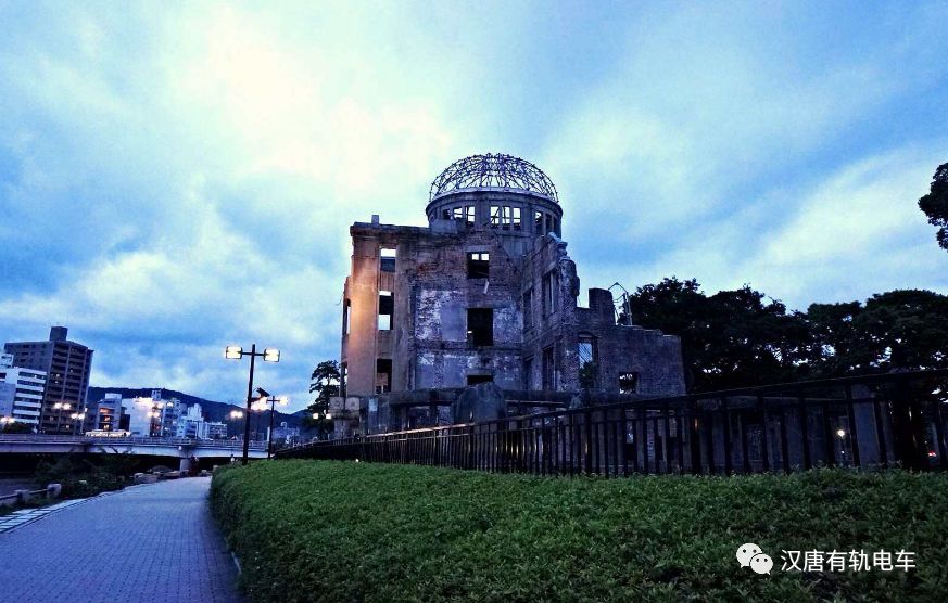 原子弹爆炸圆顶屋图片