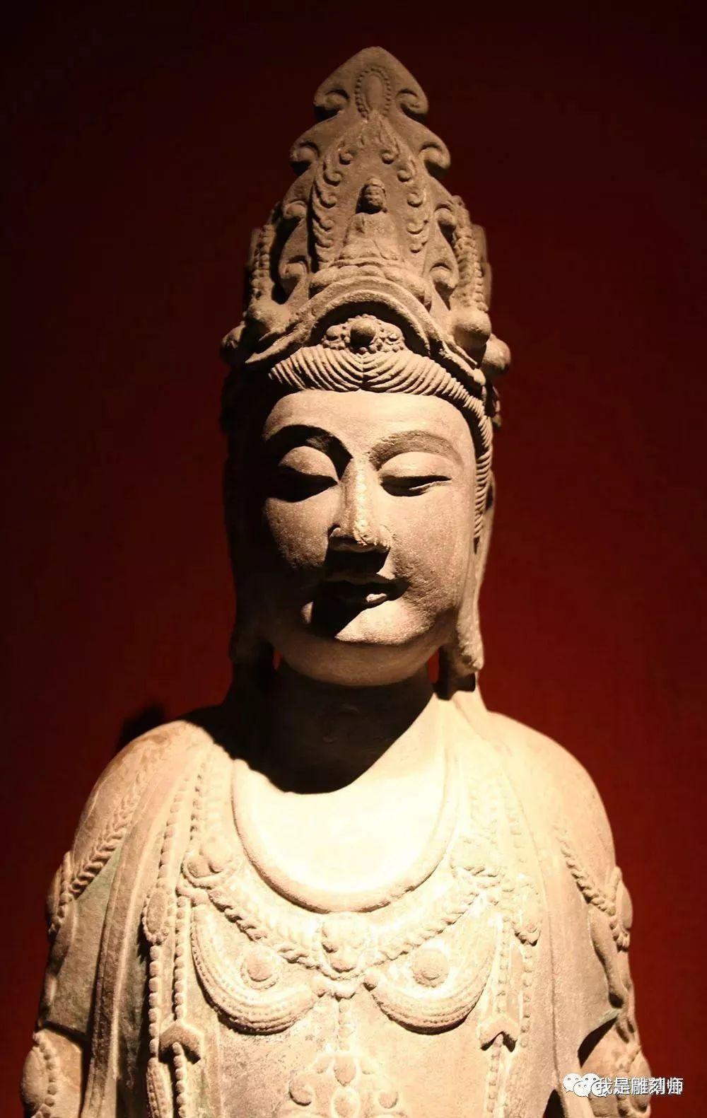 中国佛教雕塑艺术在世界雕塑艺术宝库中,具有鲜明的民族风格和深厚的