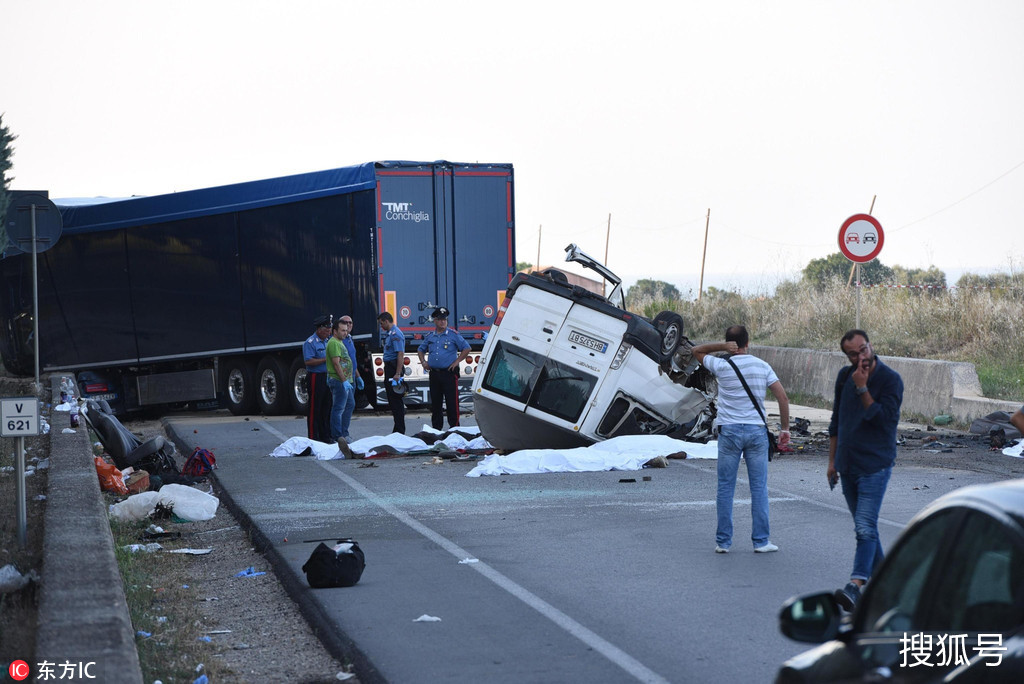 意大利南部發生一起車禍 致12名外國農場工人死亡