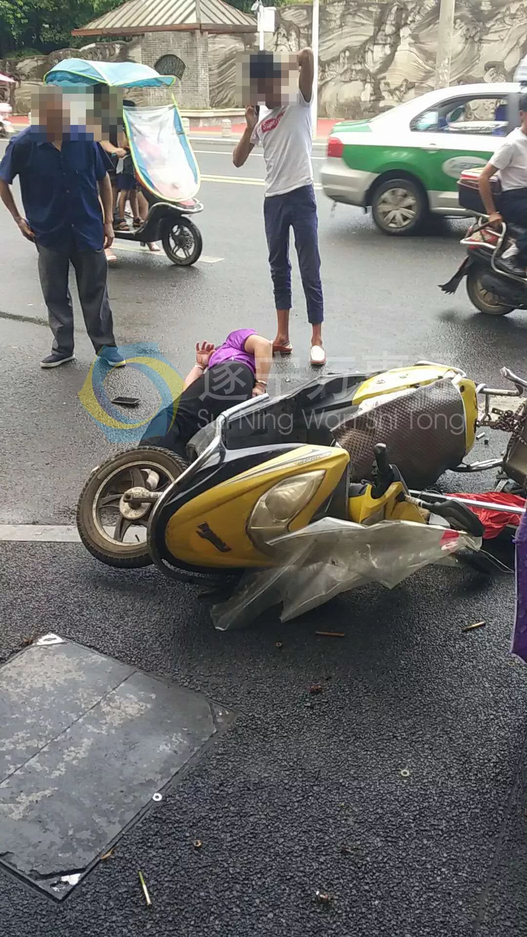 今日遂宁女子遇车祸倒地不起,是我飘了还是你飞不起来