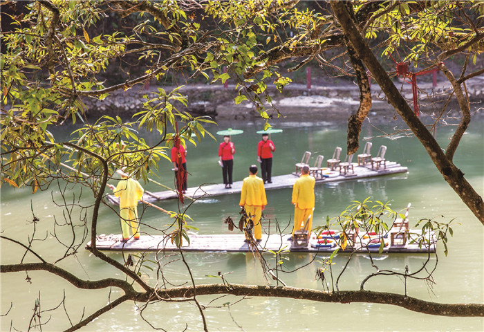 永春公安局长跳人工湖图片