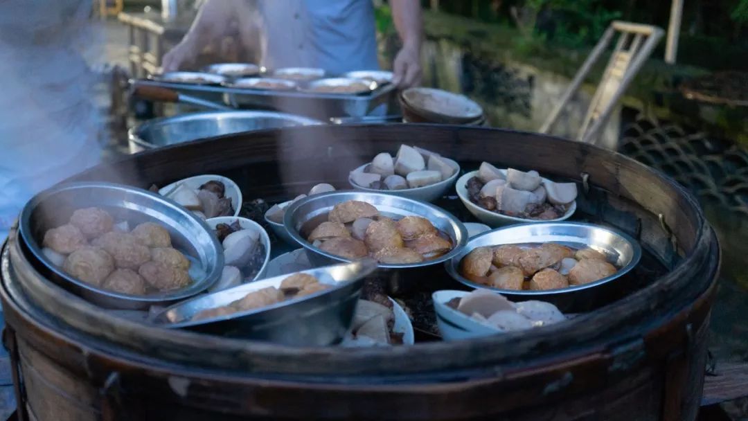 分別為:軟炸蒸肉,清蒸排骨,粉蒸牛肉,蒸甲魚,蒸渾雞,蒸渾鴨,蒸肘子,夾