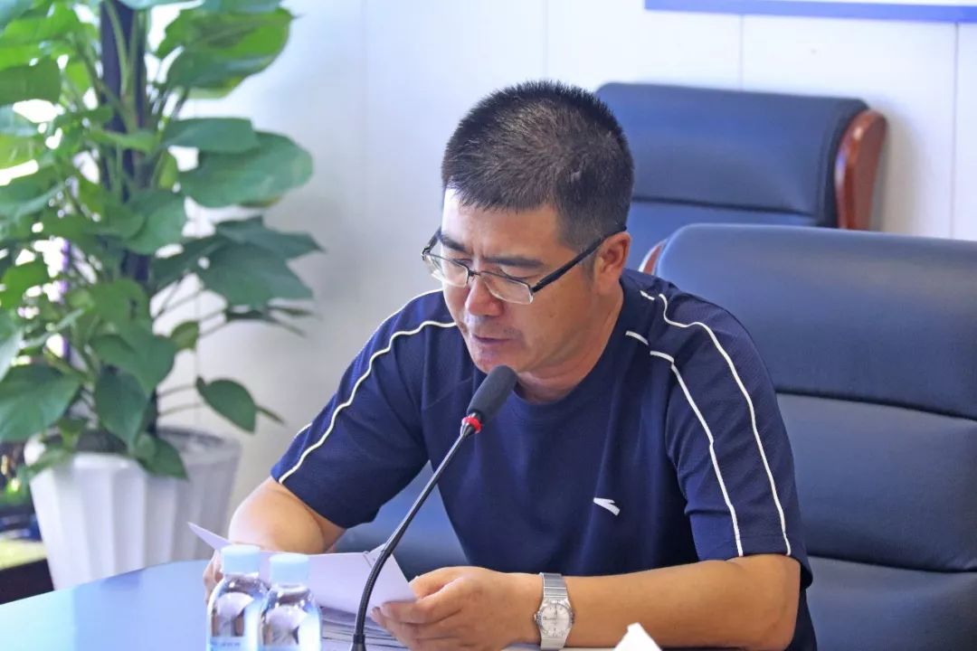 决定华中区域指挥部指挥长,太湖大道项目负责人杨金辉做表态发言第七