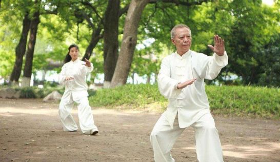 適當運動增強體能 秋季需要做一些溫和些的運動.