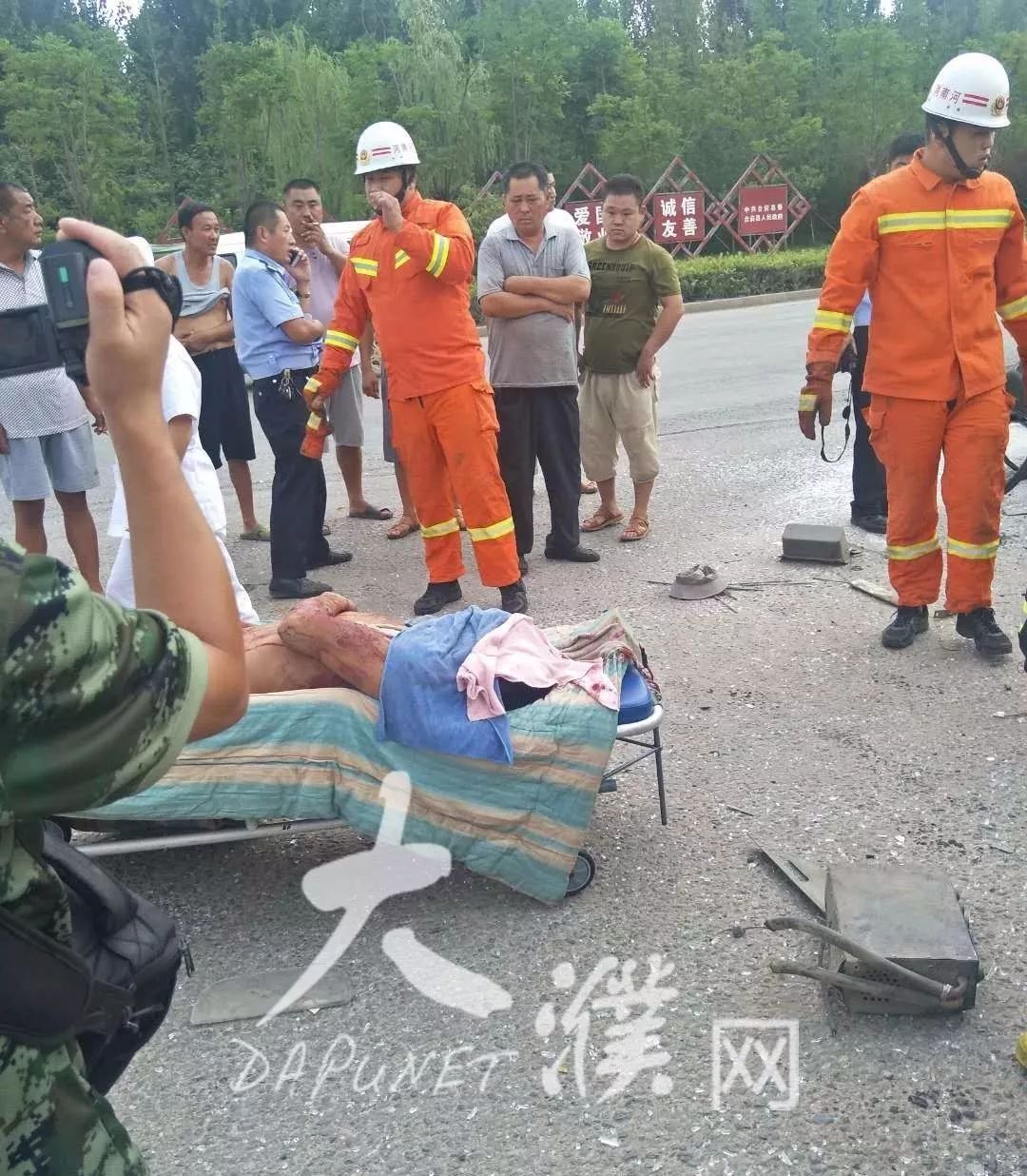 慘不忍睹濮陽臺前101省道發生車禍三馬車被撞成廢鐵