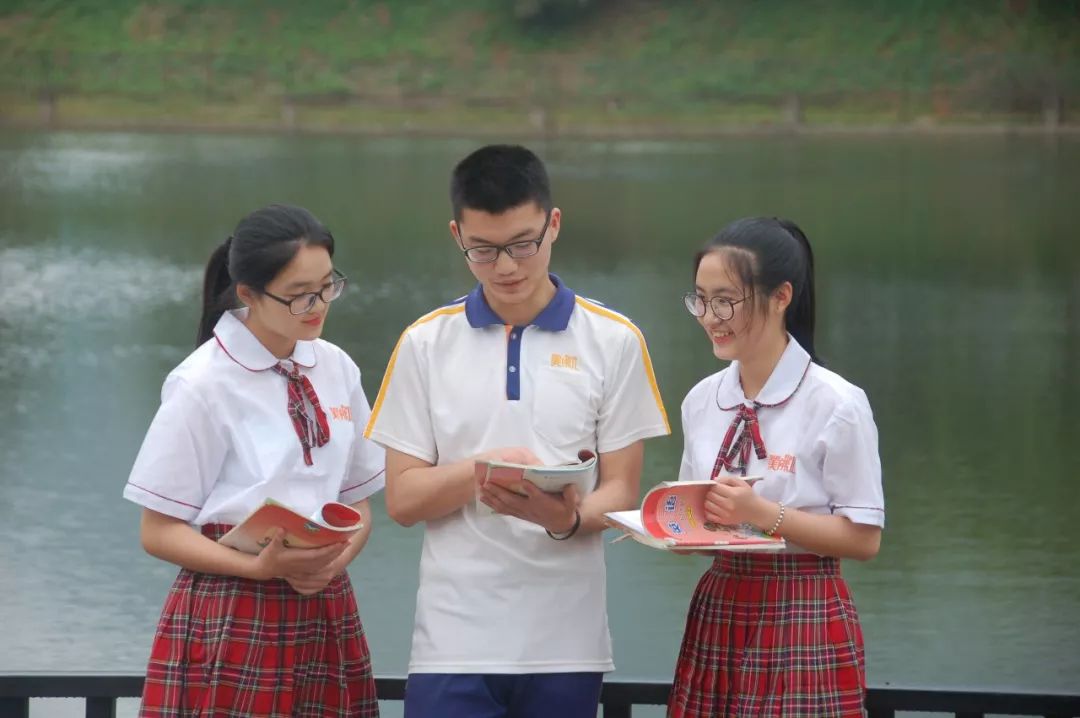 福建美佛儿学校广告图片