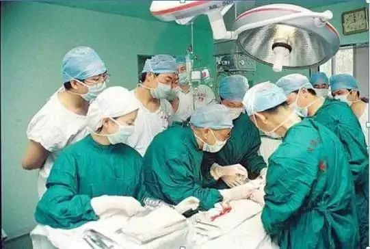 一个 谎言 救了40多条人命的中国外科之父 裘法祖